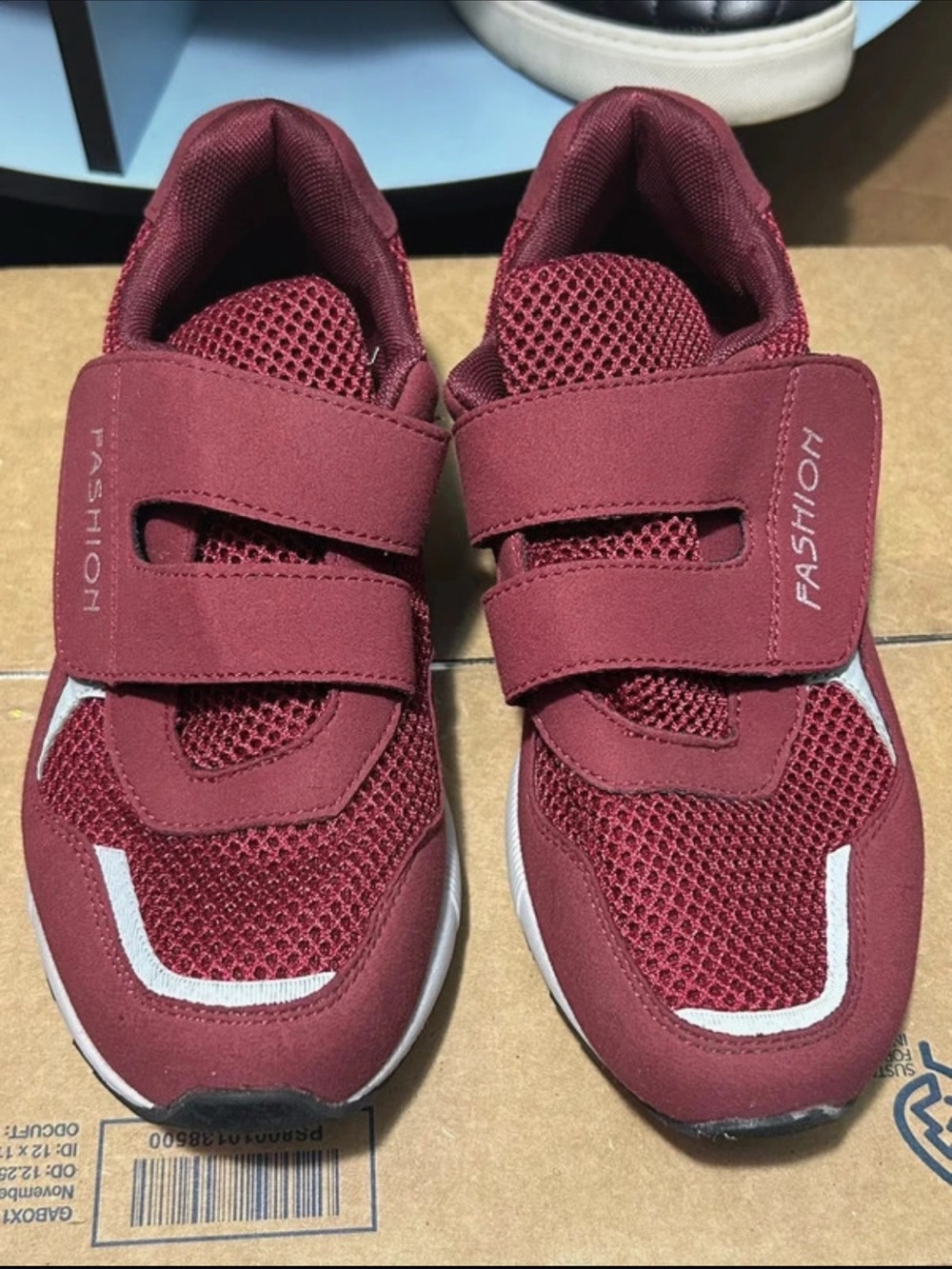 Leader Show Women's Sneakers Size 6.5 Burgundy Walking Shoes